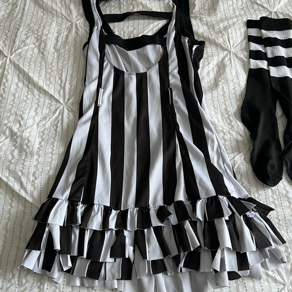 Spirit Black and White Referee Costume - Picture 2 of 3